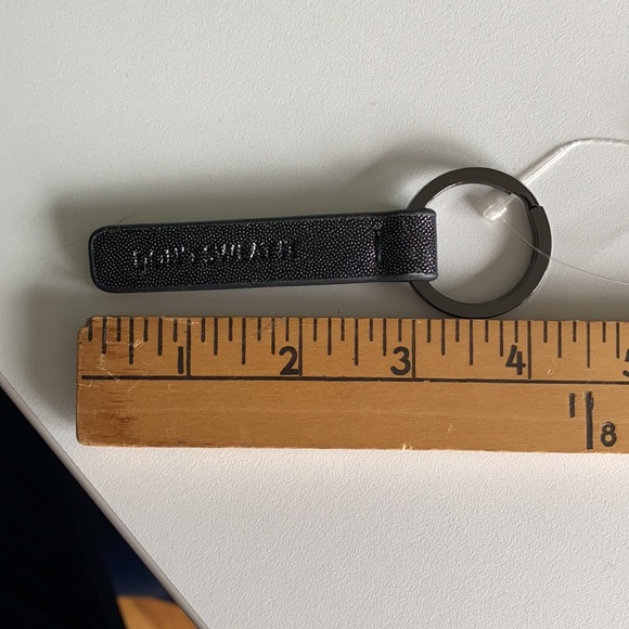 Lululemon motivation is key chain. DON’T SWEAT IT - Picture 3 of 5